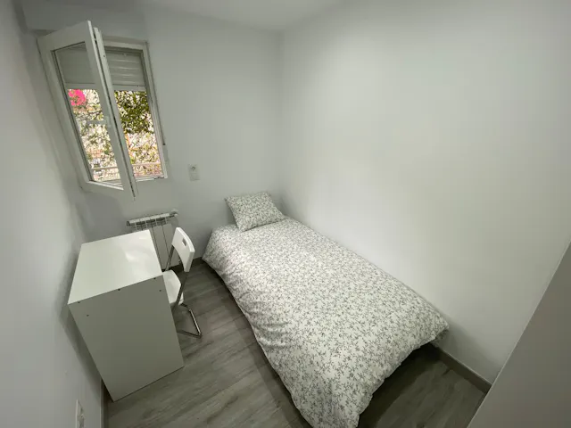 Private room in Calle de Godella, Madrid (1443042) room image 1