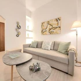 Apartment for rent for €1,200 per month in Athens, Plataion