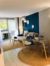 Apartamento para alugar por € 1.100 por mês em Marseille, Rue Étienne Milan