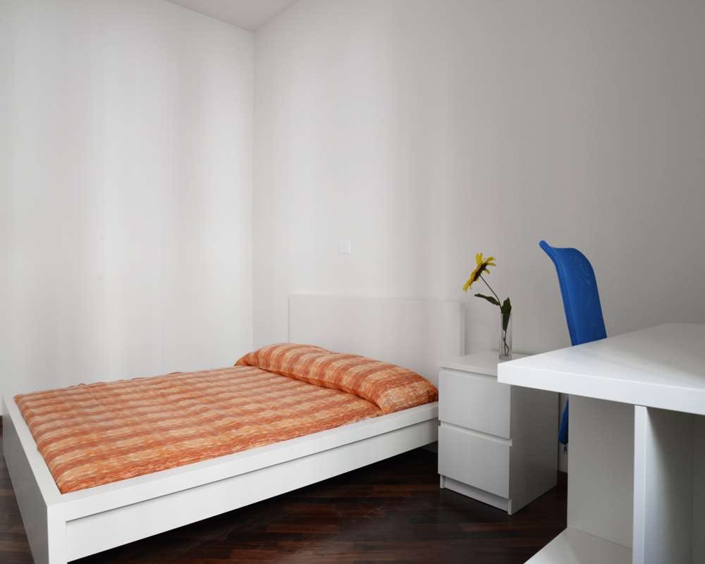 Via Angelo Mauri, Milan