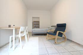 Appartamento in affitto a 720 € al mese a Vienna, Sechshauser Gürtel