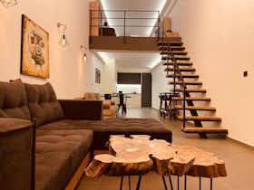 Appartamento in affitto a 1.500 € al mese a Agía Paraskeví, Agiou Ioannou