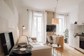 Apartment for rent for €4,017 per month in Lisbon, Rua Antónia Andrade
