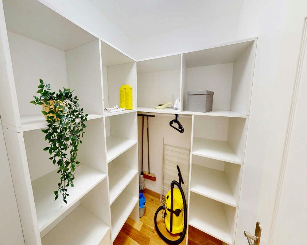 Private room for rent on Jardins Boieldieu, Paris - Vue 5