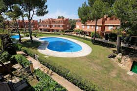 Dom do wynajęcia za 2000 € miesięcznie w mieście Tarragona, Carrer de la Foixarda