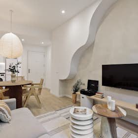Apartment for rent for €4,256 per month in Barcelona, Carrer de Jonqueres