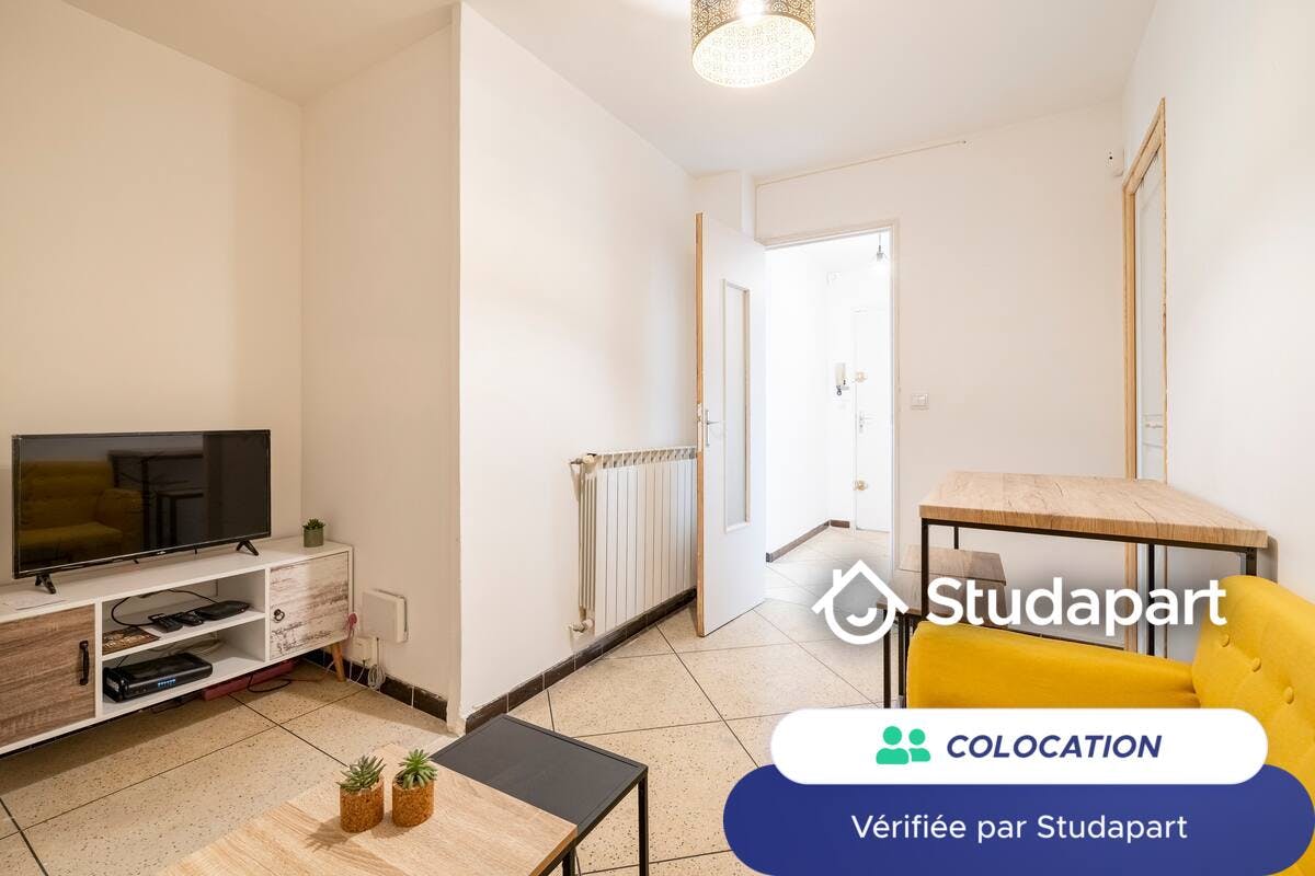 WG-Zimmer zu mieten für 450 € pro Monat in Marseille, Boulevard de la Révolution