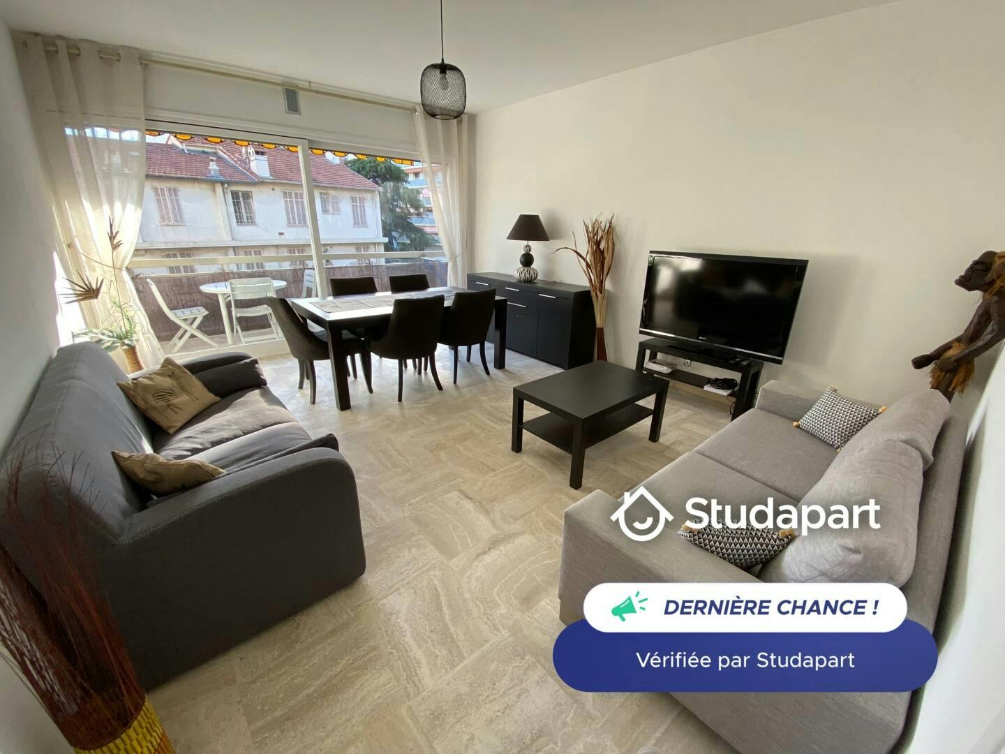 Apartment for rent for €1,380 per month in Antibes, Boulevard de la Pinède