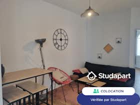 Private room for rent for €460 per month in Valence, Place Aristide Briand