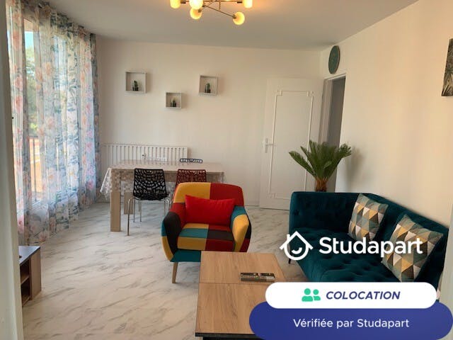 Private room for rent for €450 per month in Compiègne, Square Charles Gounod