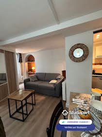 公寓 正在以 €600 的月租出租，其位于 Avignon, Rue Carnot