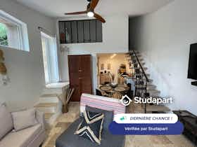 Haus zu mieten für 940 € pro Monat in Nîmes, Chemin du Mas Christol