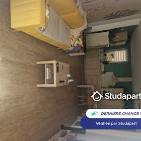 WG-Zimmer for rent for 350 € per month in Aubagne, Rue du Colombier