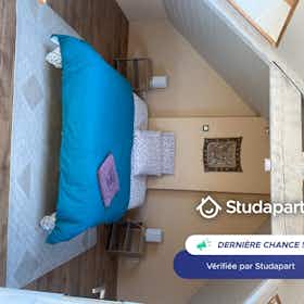 Privé kamer te huur voor € 350 per maand in Lanester, Rue Jean Jaurès