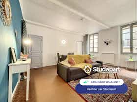 Apartament de închiriat pentru 790 EUR pe lună în Grasse, Rue de l'Oratoire
