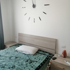 WG-Zimmer for rent for 750 € per month in Milan, Via Volturno