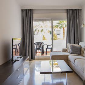 Apartment for rent for €1,350 per month in Mijas, Calle Cartajima