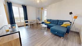 私人房间 正在以 €454 的月租出租，其位于 Nîmes, Route de Beaucaire