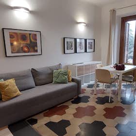 Apartment for rent for €1,400 per month in Milan, Via Varesina
