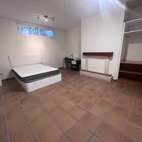 Private room for rent for €700 per month in Madrid, Calle de Basilio de Prado