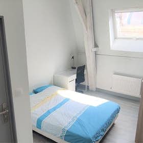 Private room for rent for €449 per month in Tourcoing, Rue Alexandre Ribot
