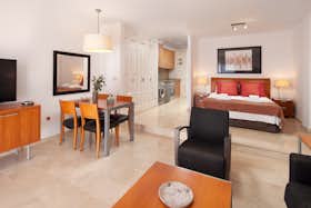单间公寓 正在以 €1,350 的月租出租，其位于 Mijas, Urbanización Playa Marina