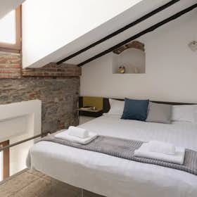 Apartament de închiriat pentru 264.000 EUR pe lună în Como, Via Armando Diaz