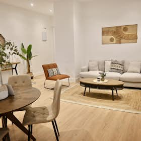 Apartment for rent for €3,100 per month in Madrid, Calle del General Díaz Porlier