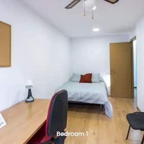 Private room for rent for €375 per month in Valencia, Carrer de Troia