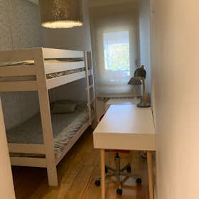 Private room for rent for €700 per month in Majadahonda, Calle del Mar Mediterráneo