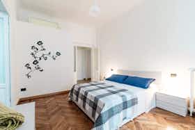 Appartement te huur voor € 264.000 per maand in Como, Viale Varese
