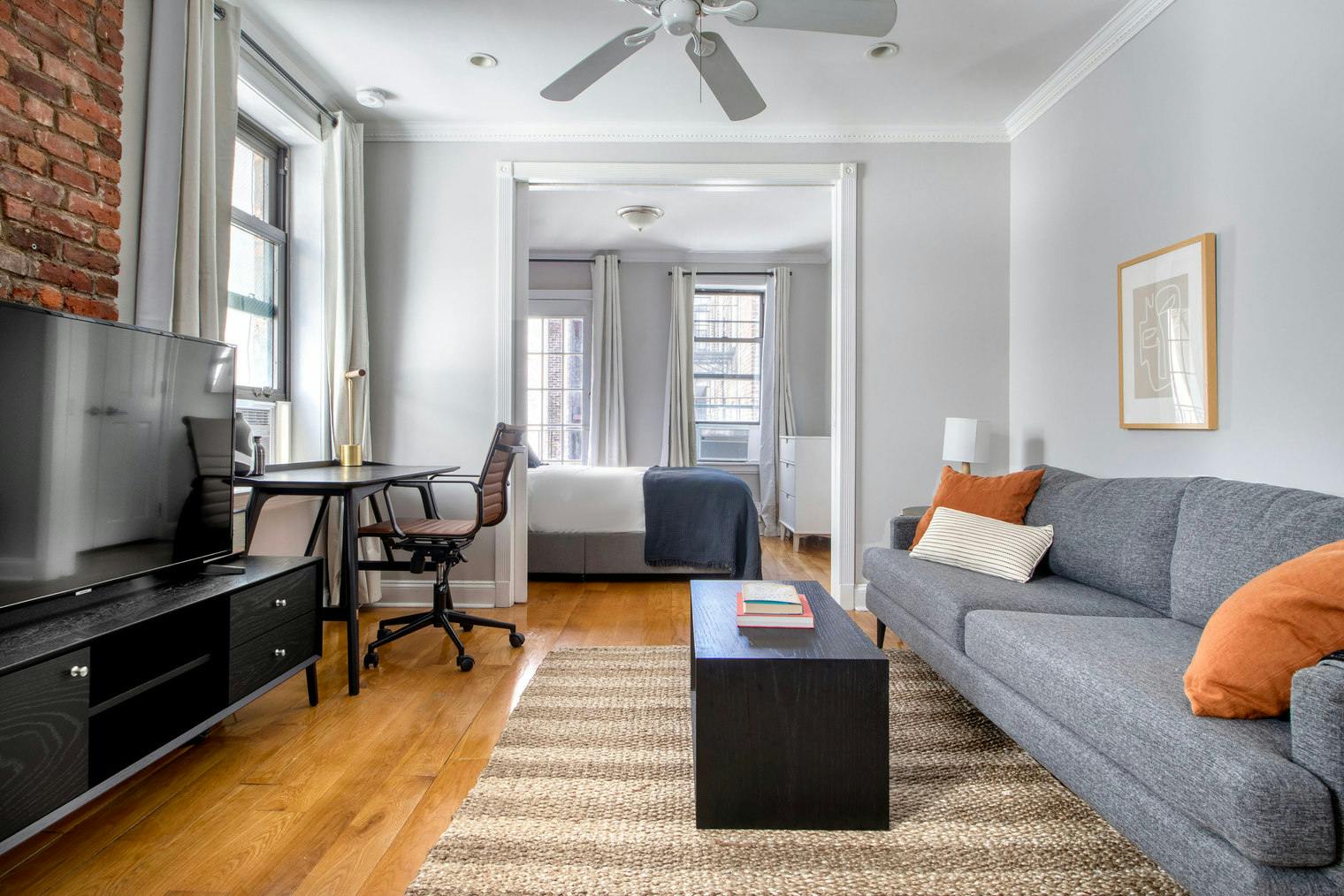 公寓 正在以 $9,353 的月租出租，其位于 New York City, Christopher Street