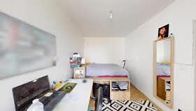 Отдельная комната сдается в аренду за 420 € в месяц в Saint-Pierre-des-Corps, Résidence Le Grand Mail