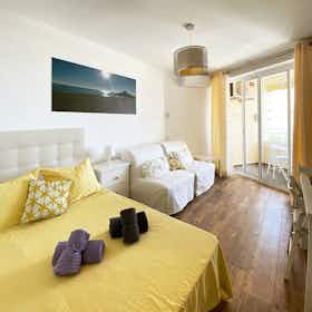 单间公寓 正在以 €1,350 的月租出租，其位于 Benalmádena, Calle Tamarindos