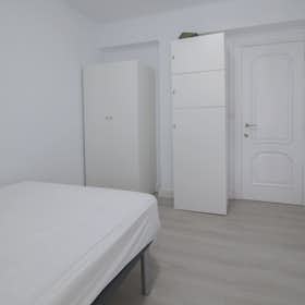 Private room for rent for €400 per month in Valencia, Carrer Porta Coeli
