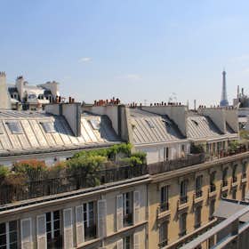 Apartment for rent for €2,740 per month in Paris, Rue Washington