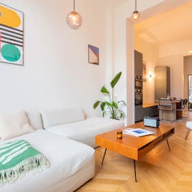 Apartment for rent for €1,995 per month in Ixelles, Chaussée d'Ixelles