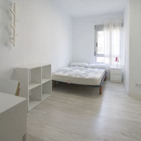 Private room for rent for €425 per month in Valencia, Carrer de Peníscola