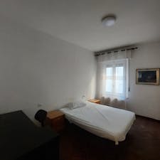 Private room for rent for €420 per month in Parma, Piazza Ghiaia