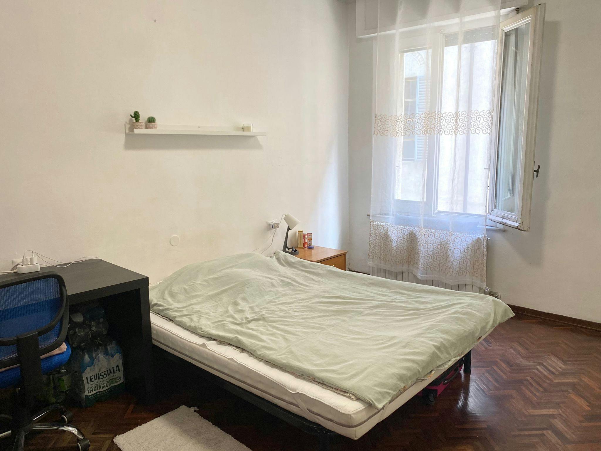 私人房间 正在以 €430 的月租出租，其位于 Parma, Piazza Ghiaia