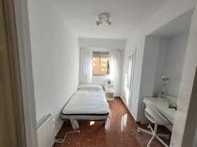 Private room for rent for €400 per month in Valencia, Carrer Azagador d'Alboraia