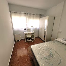Private room for rent for €425 per month in Valencia, Carrer Azagador d'Alboraia