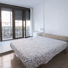 Private room for rent for €475 per month in Valencia, Avinguda del Primat Reig