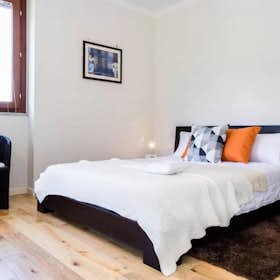 Apartament de închiriat pentru 264.000 EUR pe lună în Faggeto Lario, Via per Bellagio