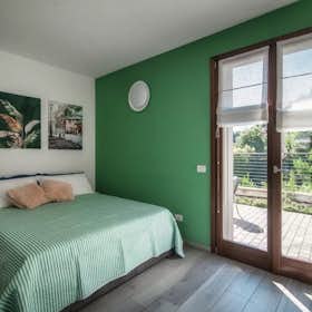 公寓 正在以 €264,000 的月租出租，其位于 Pianello del Lario, Località Crotti