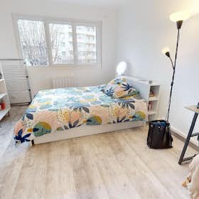 WG-Zimmer zu mieten für 360 € pro Monat in Saint-Étienne, Rue Jean Allemane