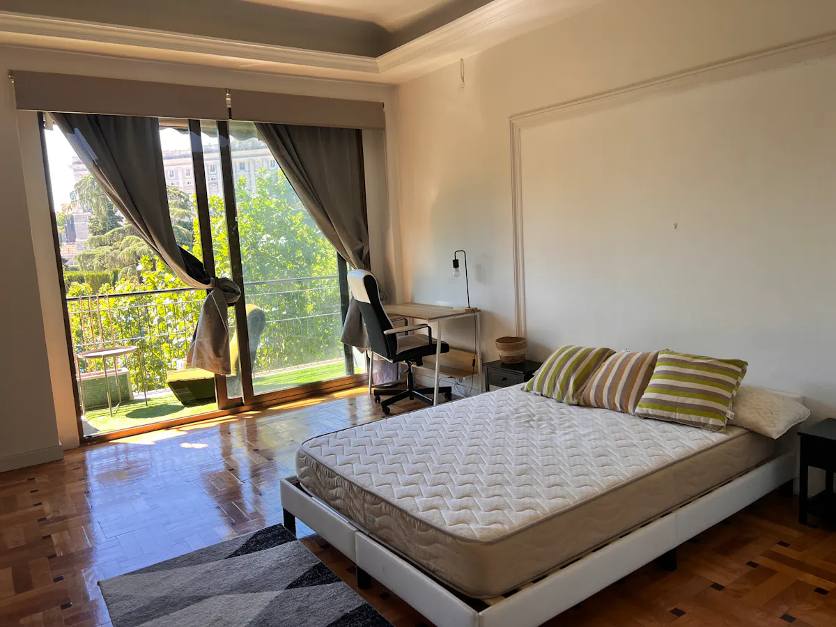 Private room in Cuesta de San Vicente, Madrid (1445292) ROOM