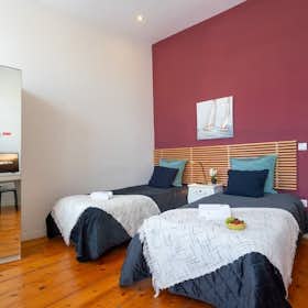 Apartment for rent for €999 per month in Porto, Rua do Bonfim