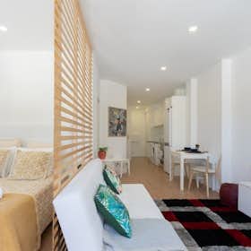 Apartment for rent for €999 per month in Porto, Rua da Alegria