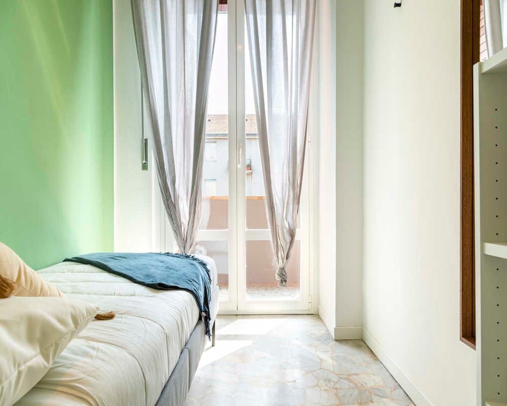 Via Lorenteggio, Milan preview